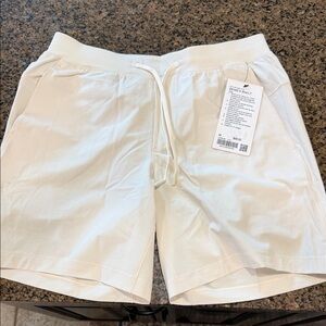 Lululemon Men’s Zeroed shorts 7” linerless